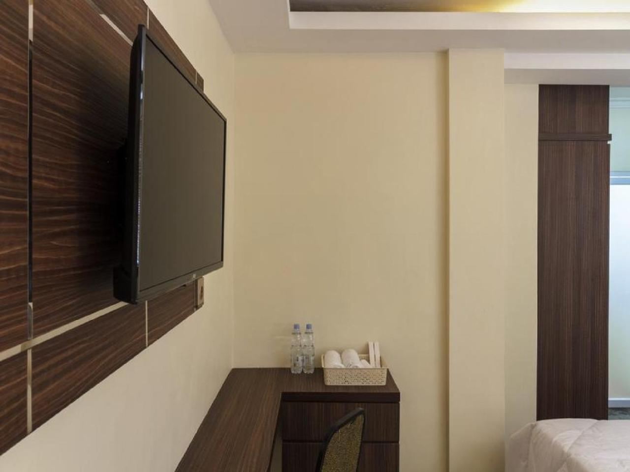 Reddoorz Plus @ Boulevard Panakkukang Makassar Eksteriør billede
