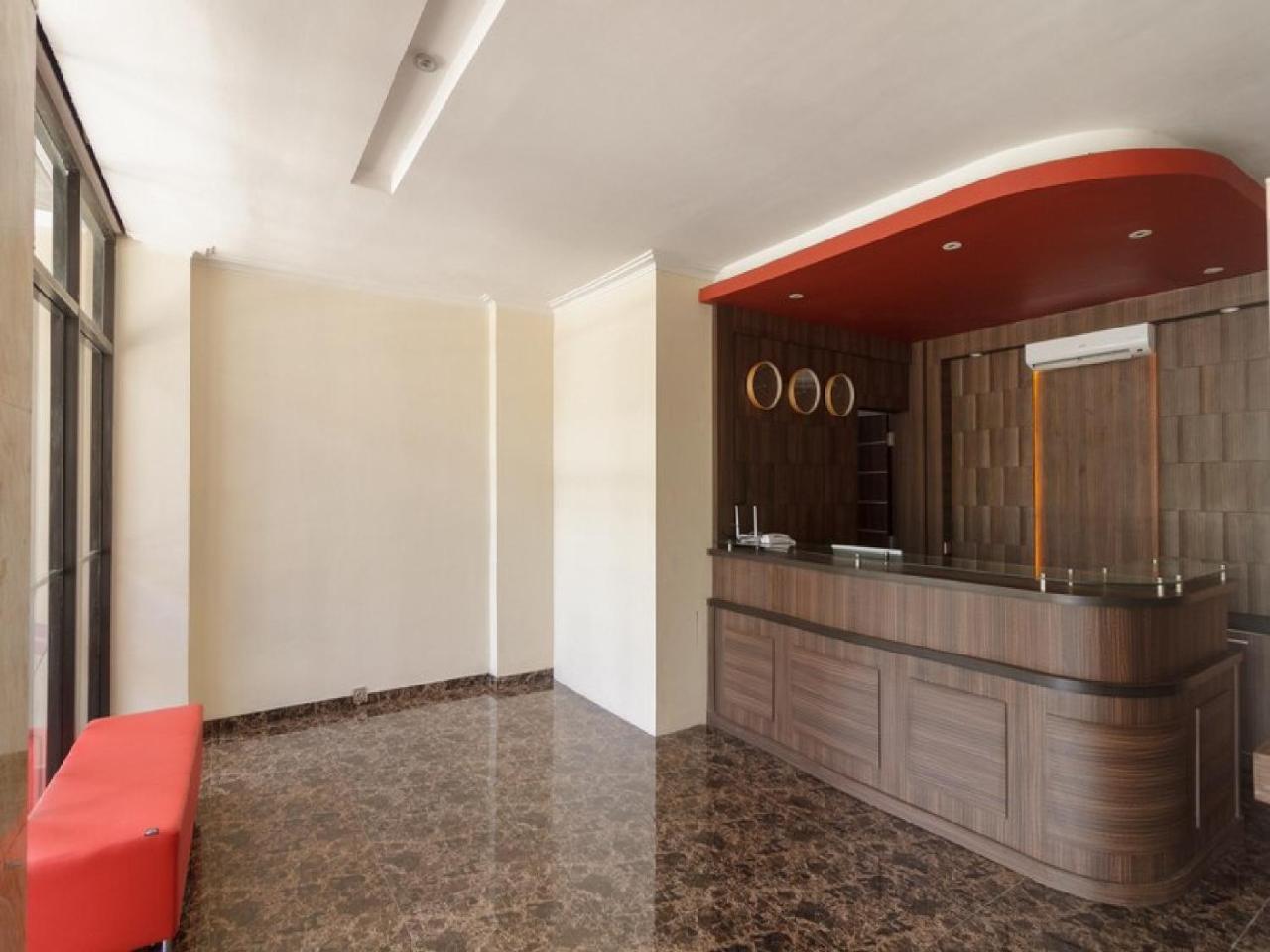 Reddoorz Plus @ Boulevard Panakkukang Makassar Eksteriør billede